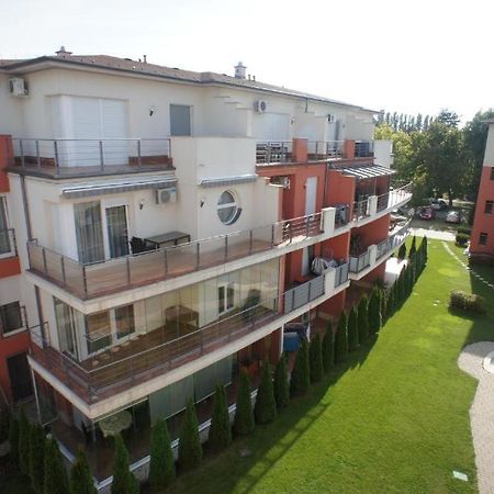 Goldenbeach Deluxe Apartment Шиофок Экстерьер фото