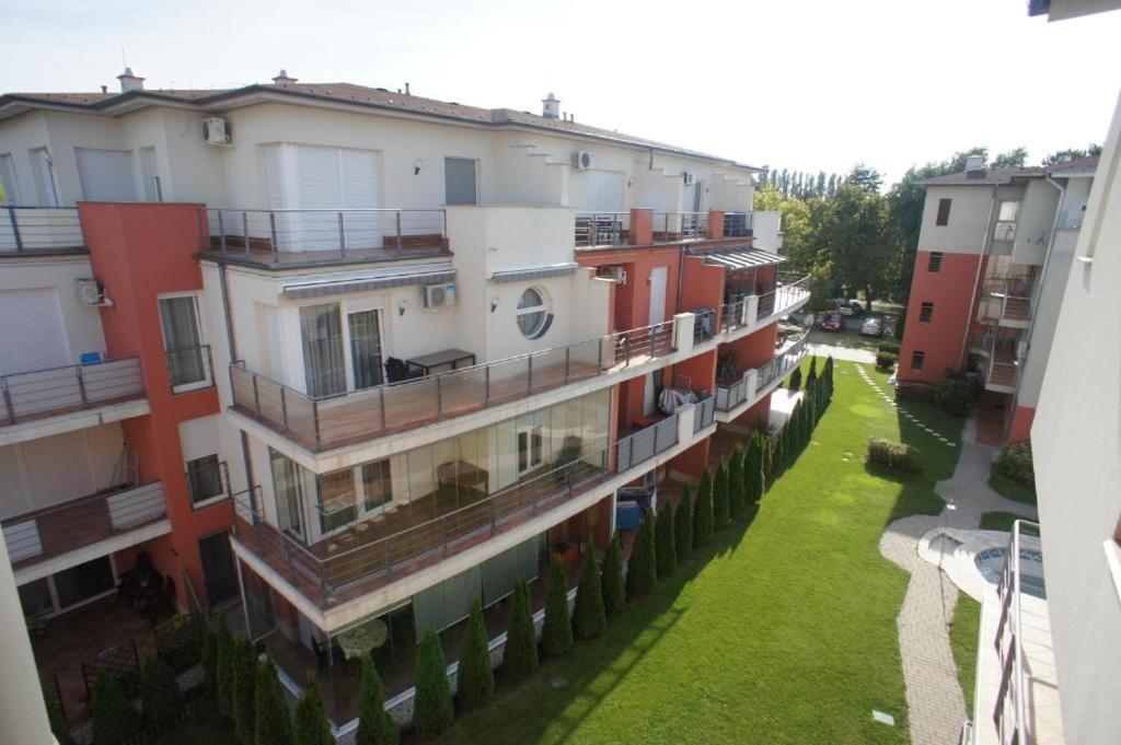 Goldenbeach Deluxe Apartment Шиофок Экстерьер фото